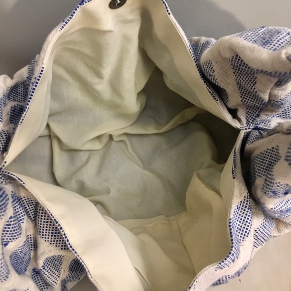 Accepting offers! Magic hobo shoulder bag NWT - Picture 2 of 4